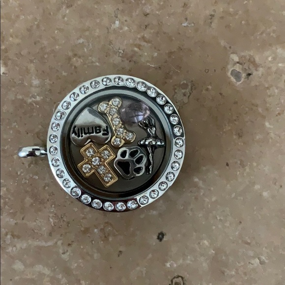 Origami Owl Locket w/Charms - Picture 1 of 3
